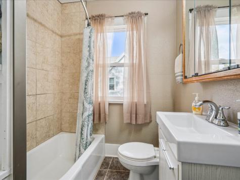 421 17th Street SE Cedar Rapids IA 52403