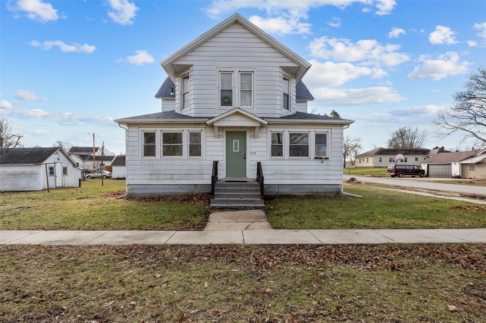 109 W Cleveland Olin IA 52320
