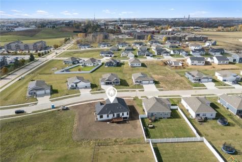 7113 Chenango Lane SW Cedar Rapids IA 52404