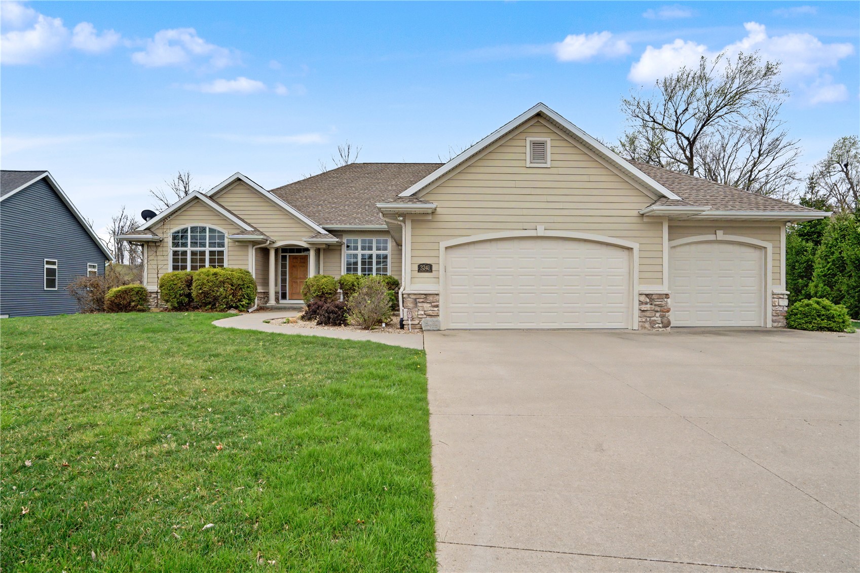 3241 Cedar River Court NE Cedar Rapids IA 52411