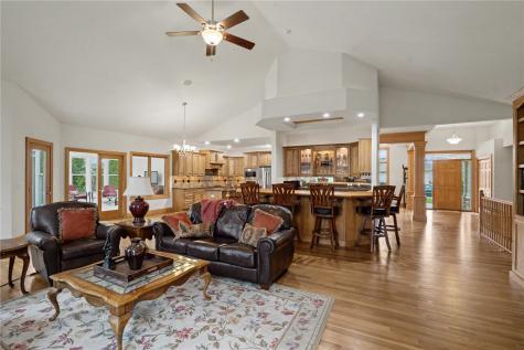 3241 Cedar River Court NE Cedar Rapids IA 52411