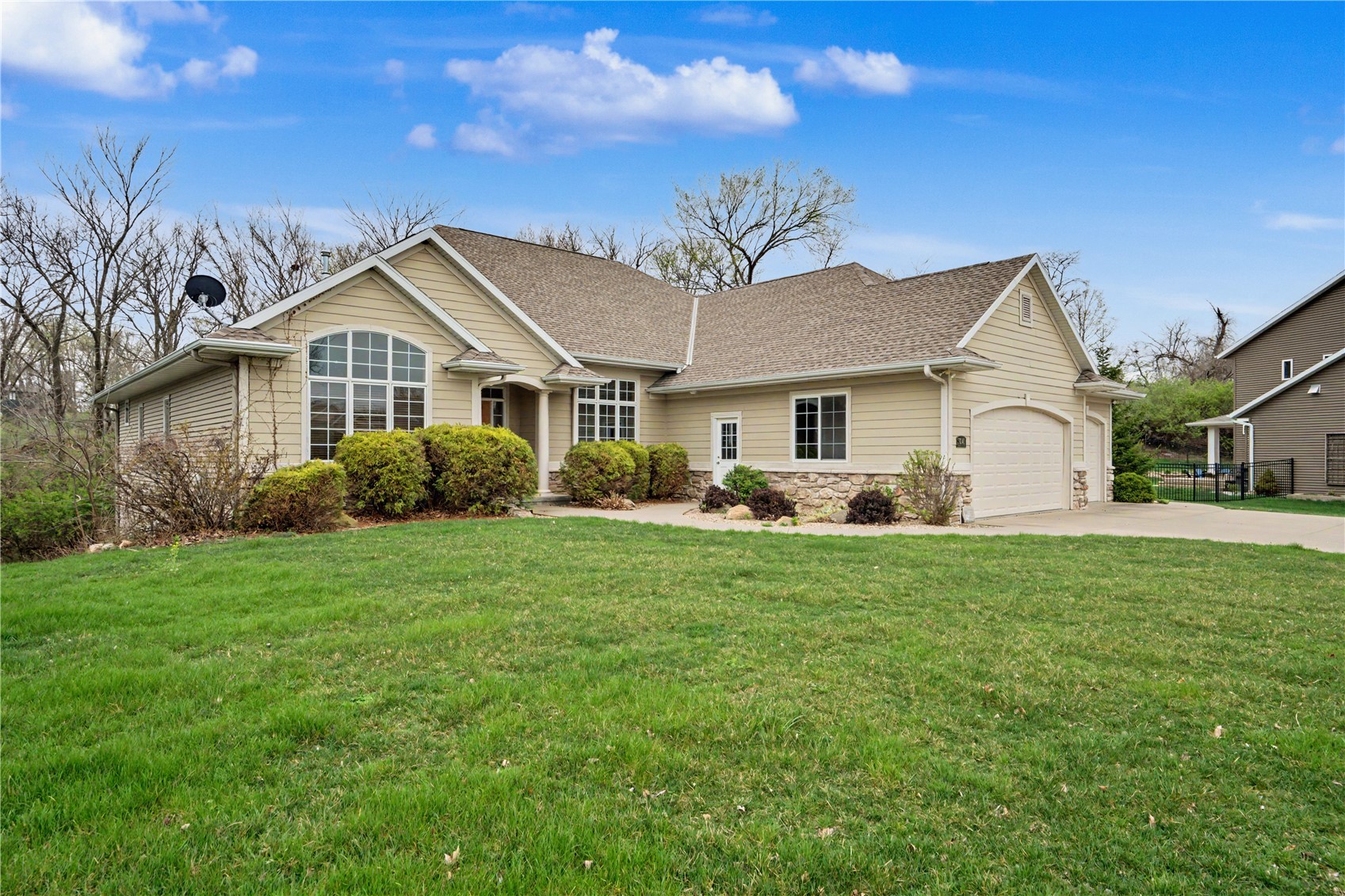 3241 Cedar River Court NE Cedar Rapids IA 52411