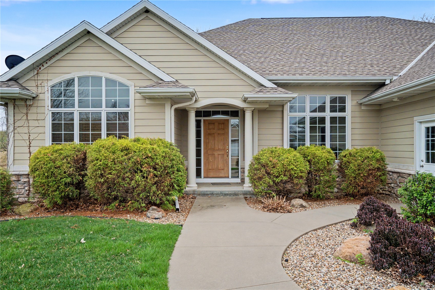 3241 Cedar River Court NE Cedar Rapids IA 52411