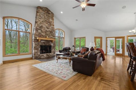 3241 Cedar River Court NE Cedar Rapids IA 52411