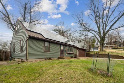 4018 Dalewood Avenue SE Cedar Rapids IA 52403