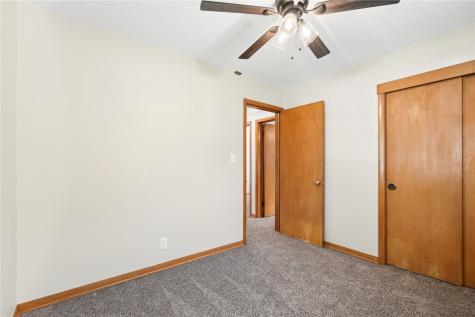 1140 Crestview Drive SE Cedar Rapids IA 52403