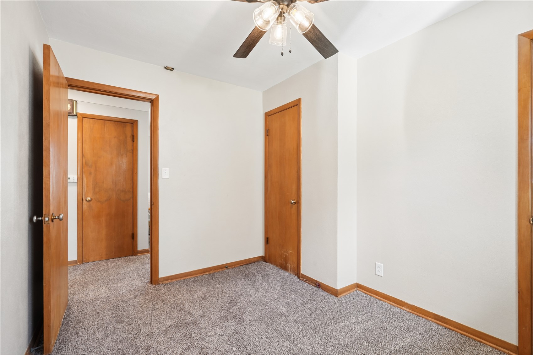 1140 Crestview Drive SE Cedar Rapids IA 52403
