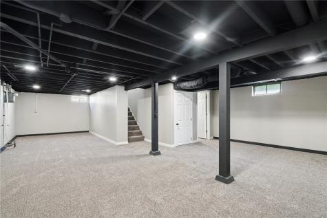 1140 Crestview Drive SE Cedar Rapids IA 52403