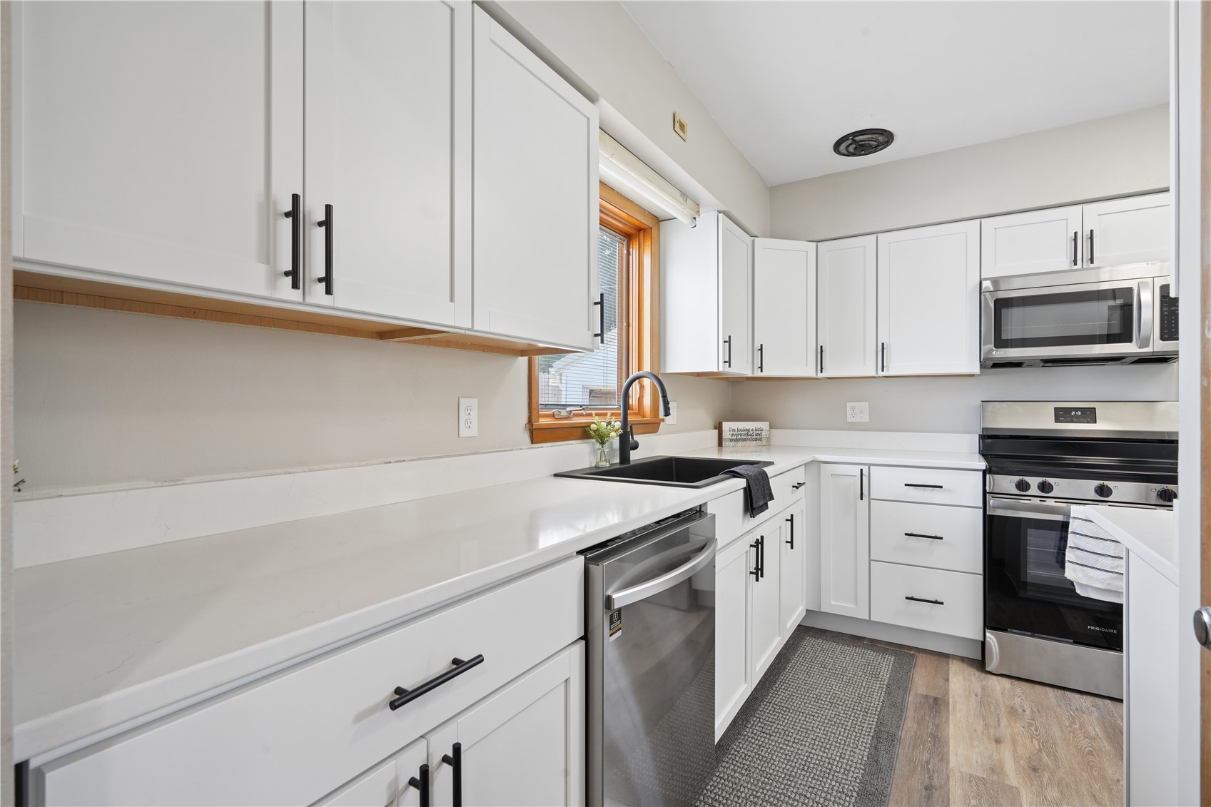 1140 Crestview Drive SE Cedar Rapids IA 52403