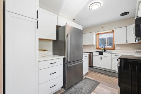 1140 Crestview Drive SE Cedar Rapids IA 52403