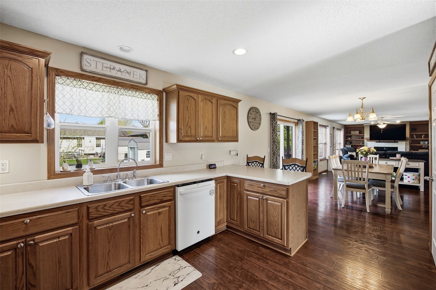 3516 Prairie Creek Road SW Cedar Rapids IA 52404