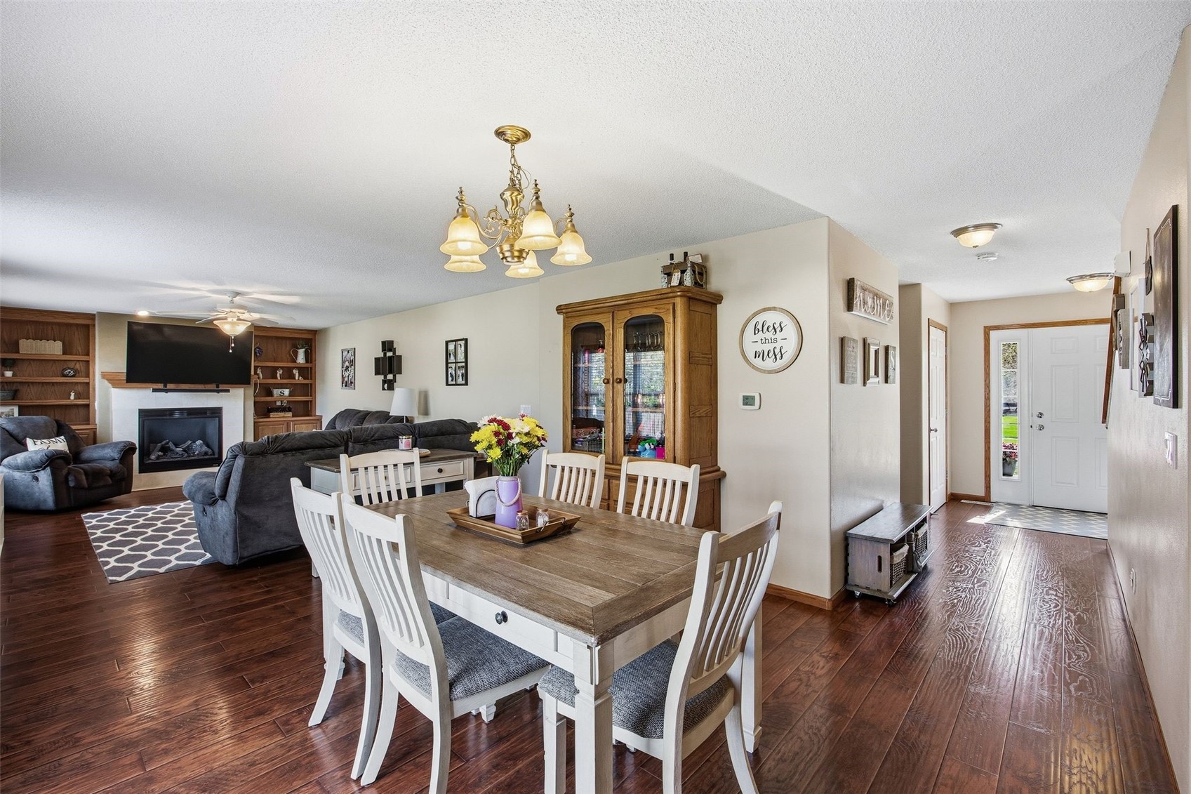 3516 Prairie Creek Road SW Cedar Rapids IA 52404