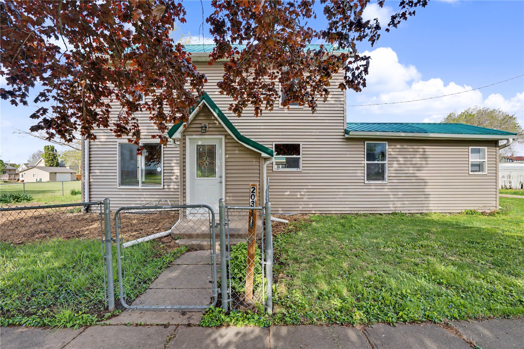 203 S Main Street Stanwood IA 52337