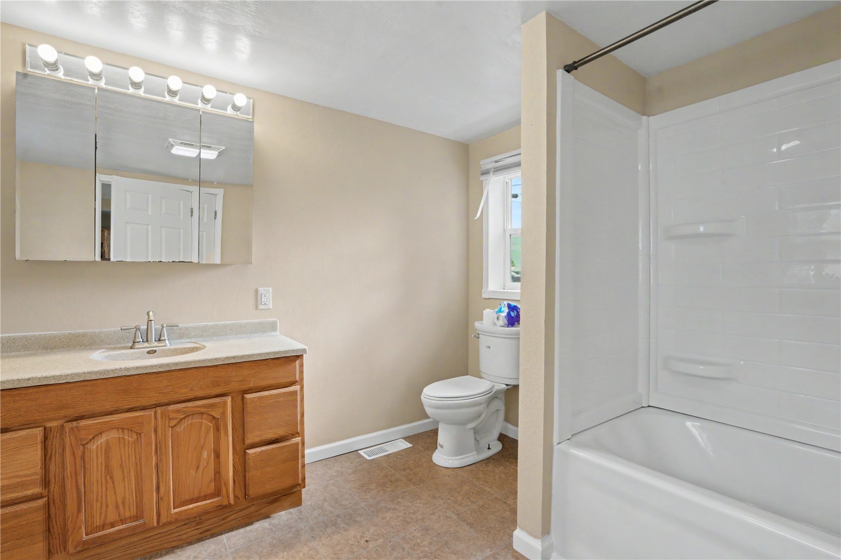 203 S Main Street Stanwood IA 52337