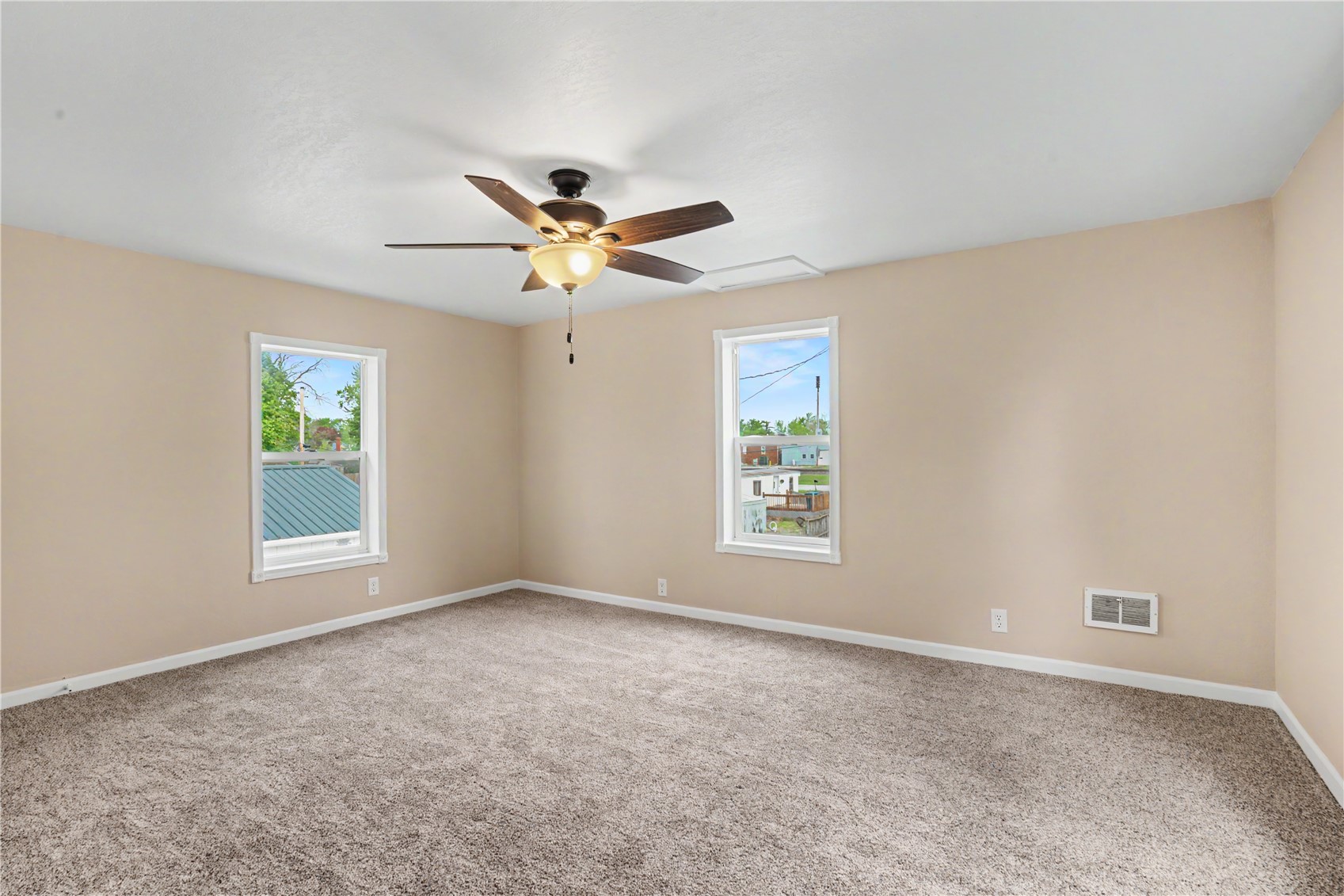 203 S Main Street Stanwood IA 52337