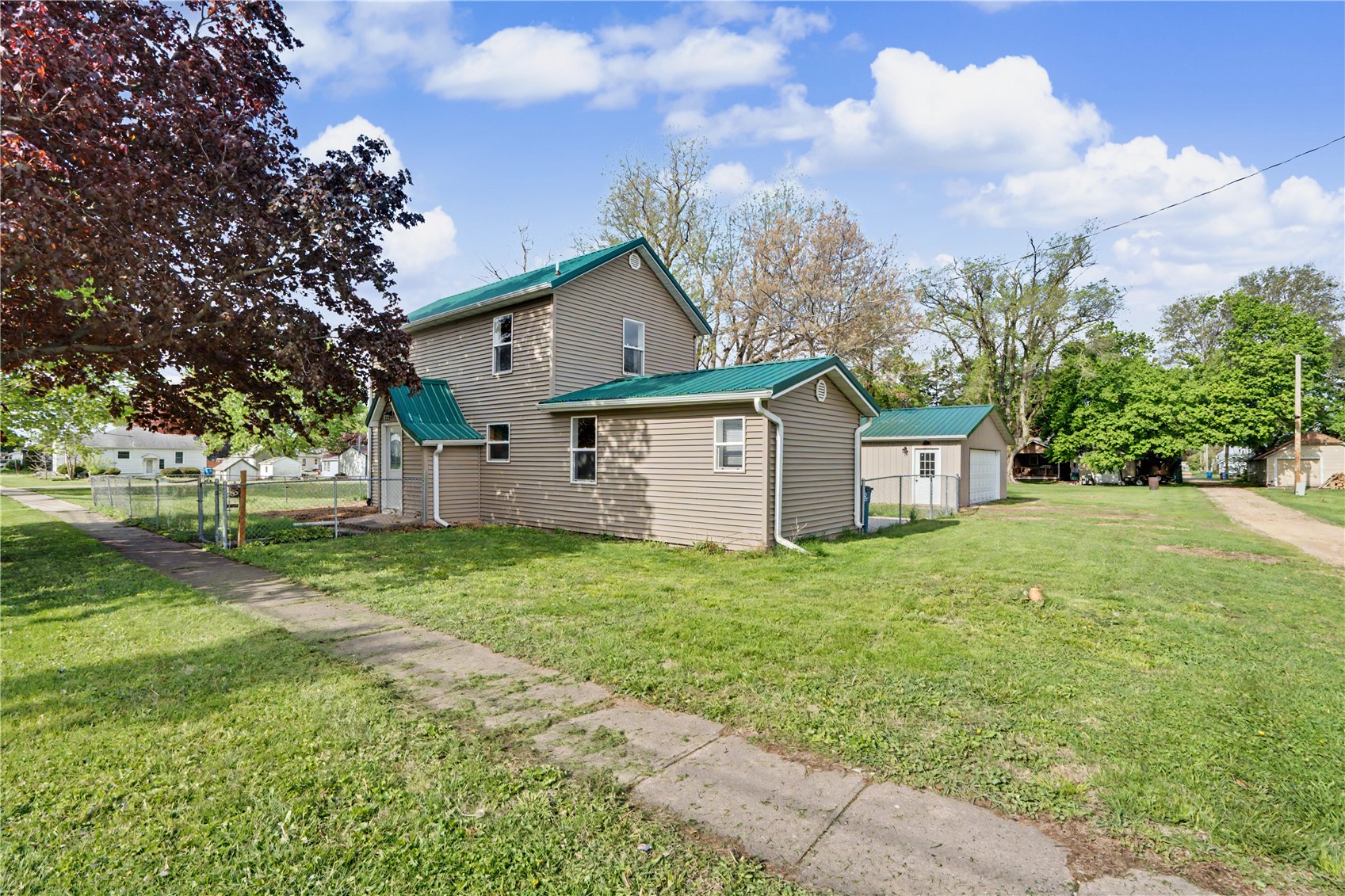 203 S Main Street Stanwood IA 52337