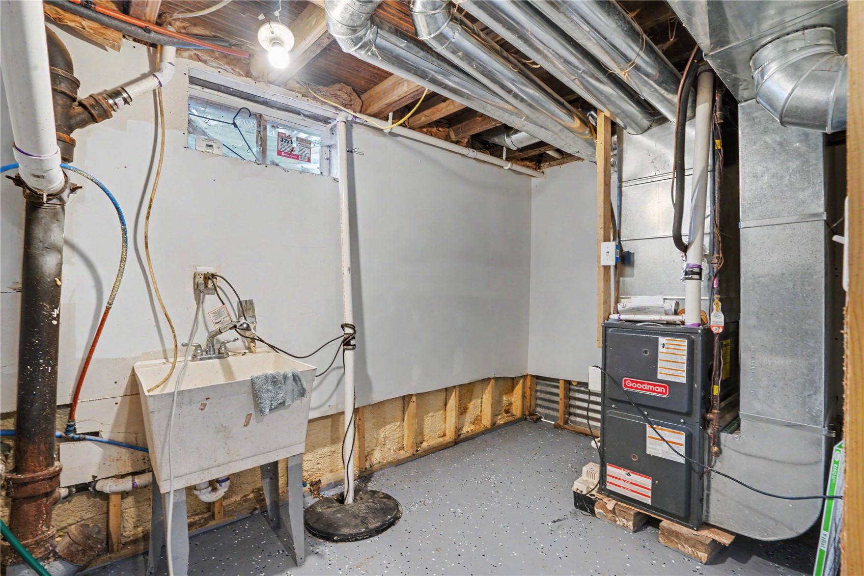 203 S Main Street Stanwood IA 52337