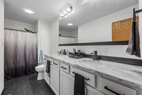 1524 Rainbow Drive Belle Plaine IA 52208