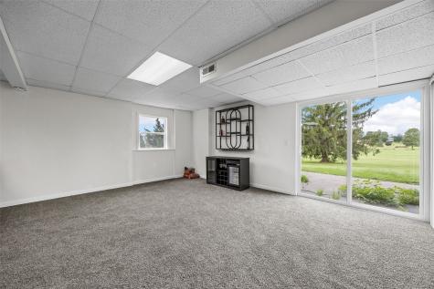 1524 Rainbow Drive Belle Plaine IA 52208