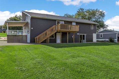 1524 Rainbow Drive Belle Plaine IA 52208