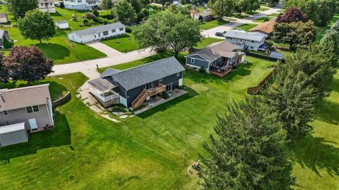 1524 Rainbow Drive Belle Plaine IA 52208
