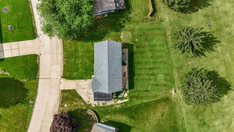 1524 Rainbow Drive Belle Plaine IA 52208