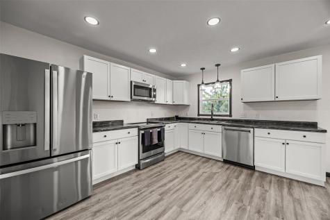 1524 Rainbow Drive Belle Plaine IA 52208