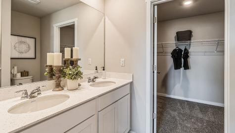 2791 Cecelia Drive Hiawatha IA 52233
