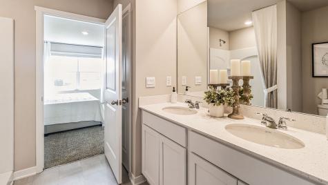 2791 Cecelia Drive Hiawatha IA 52233
