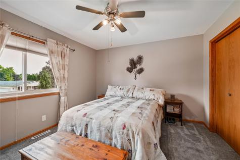 2575 Clark Avenue Marion IA 52302