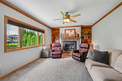 2575 Clark Avenue Marion IA 52302