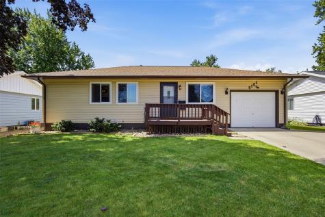 5121 Kesler Road NW Cedar Rapids IA 52405