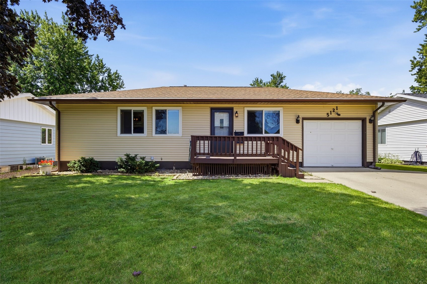 5121 Kesler Road NW Cedar Rapids IA 52405