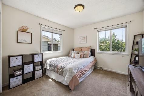 5121 Kesler Road NW Cedar Rapids IA 52405