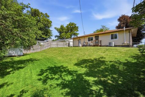 5121 Kesler Road NW Cedar Rapids IA 52405