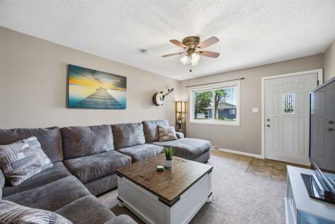5121 Kesler Road NW Cedar Rapids IA 52405