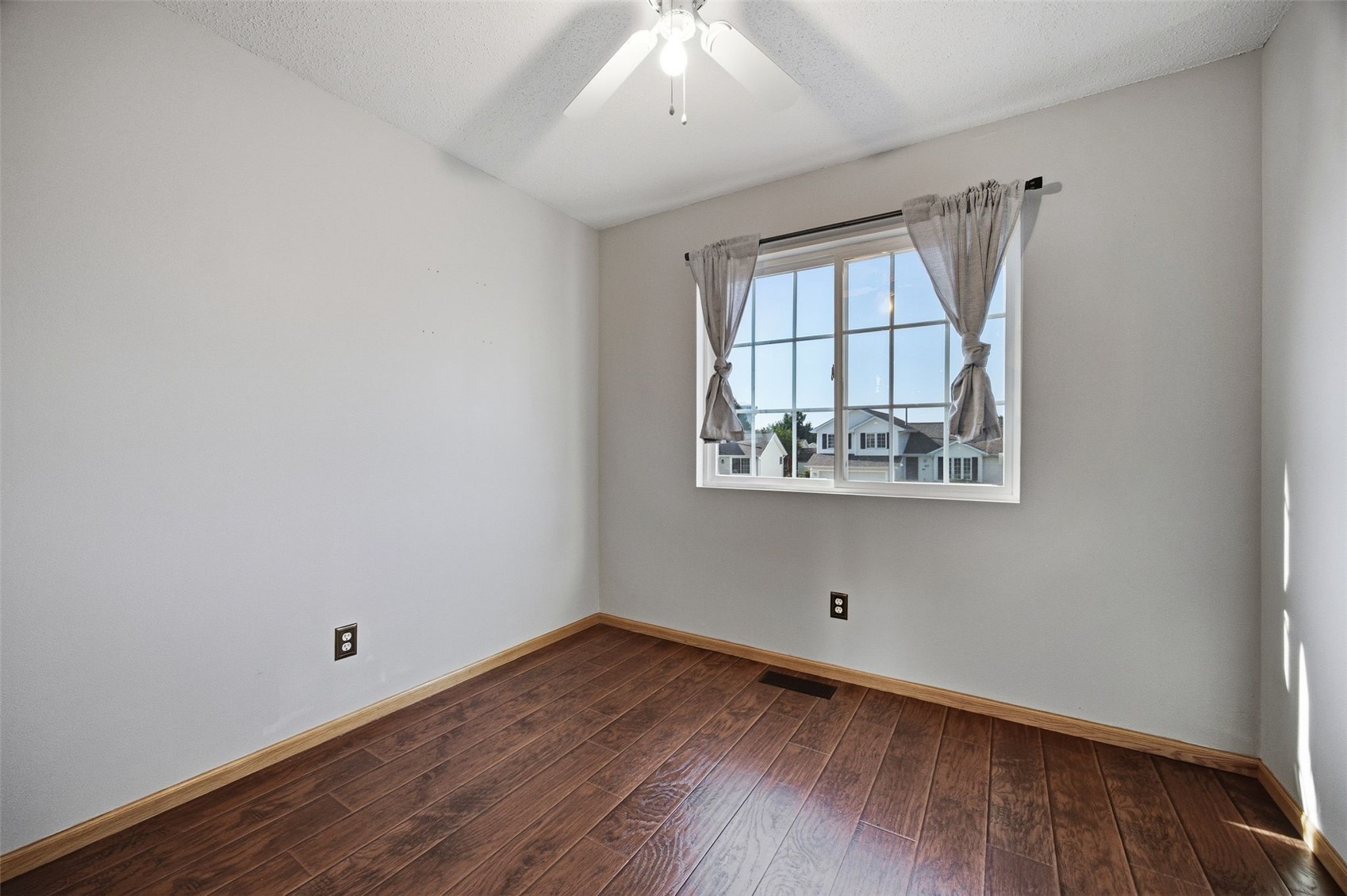 828 73rd NE Cedar Rapids IA 52402