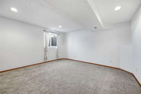 828 73rd NE Cedar Rapids IA 52402