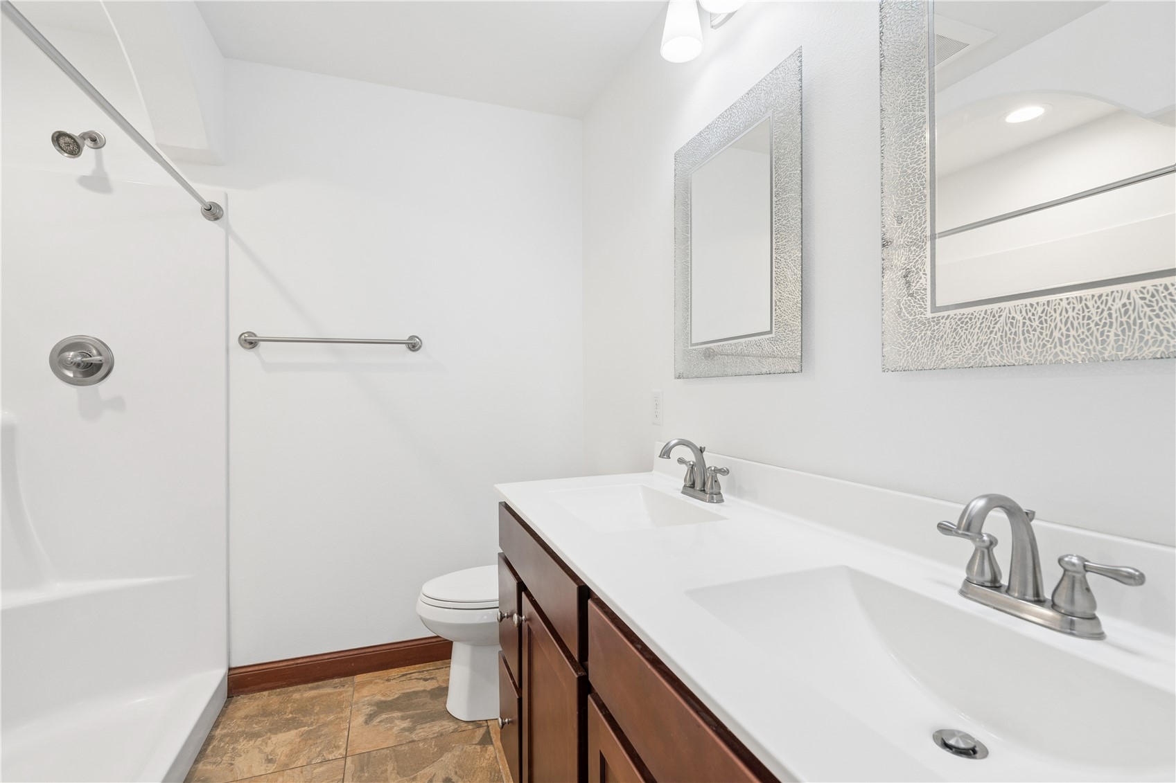 5313 Ruhd Street SW Cedar Rapids IA 52404