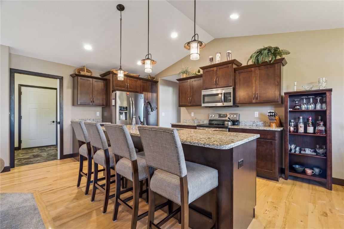 2095 Fieldcrest Lane Ely IA 52227