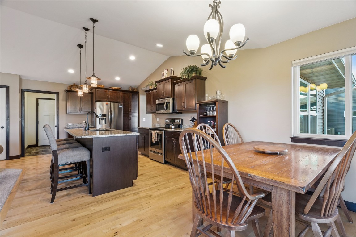 2095 Fieldcrest Lane Ely IA 52227