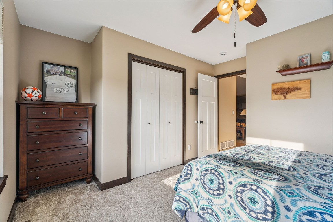 2095 Fieldcrest Lane Ely IA 52227