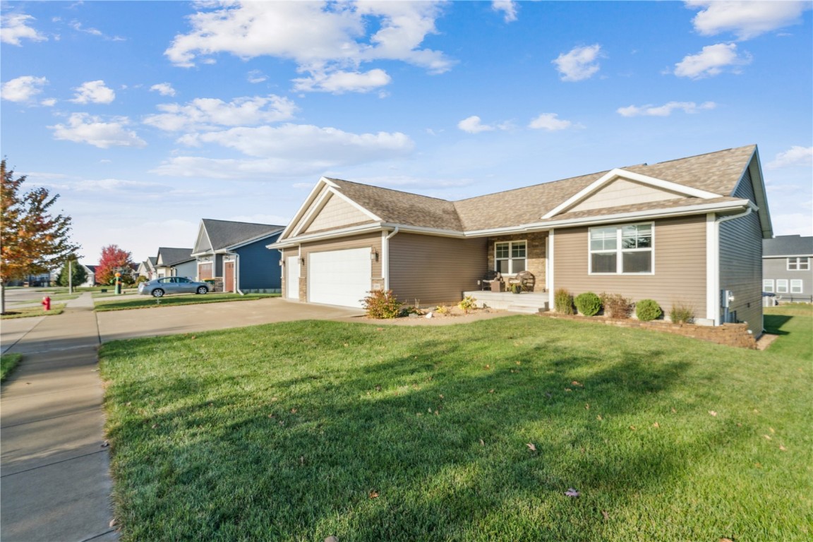 2095 Fieldcrest Lane Ely IA 52227