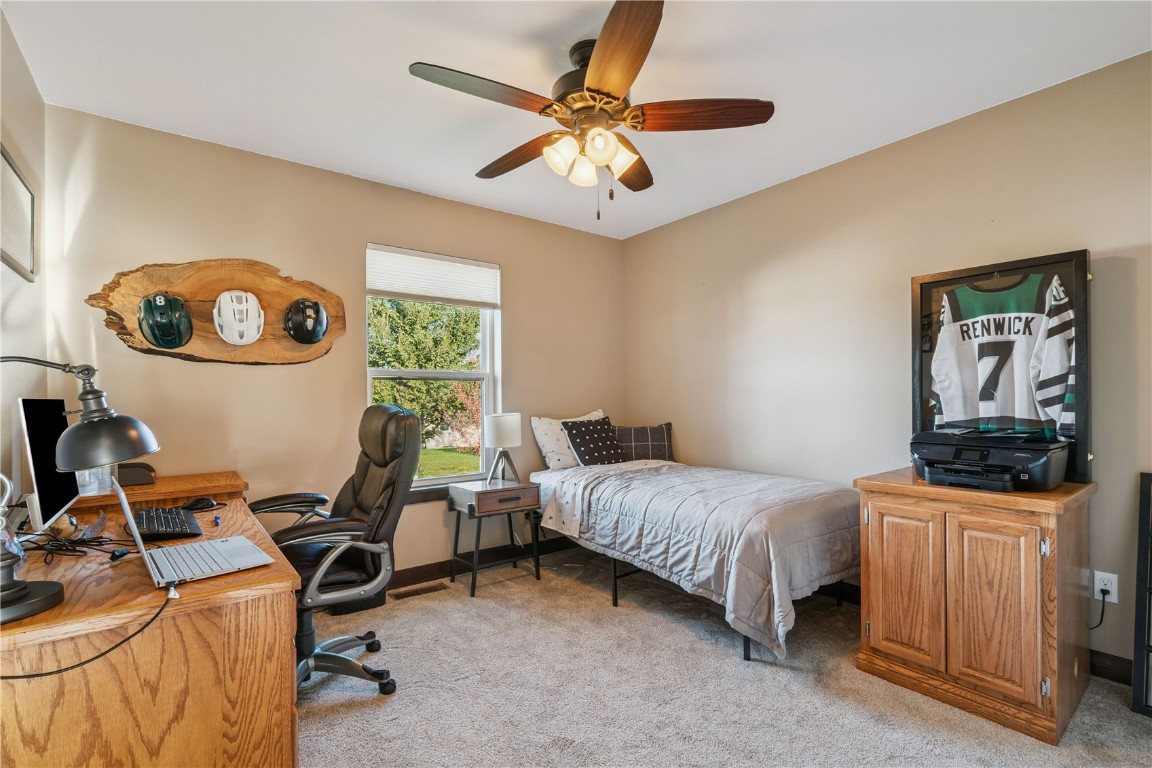 2095 Fieldcrest Lane Ely IA 52227