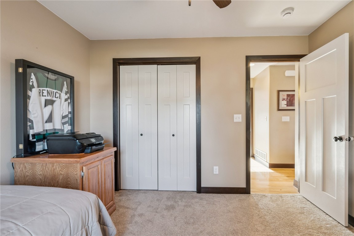 2095 Fieldcrest Lane Ely IA 52227