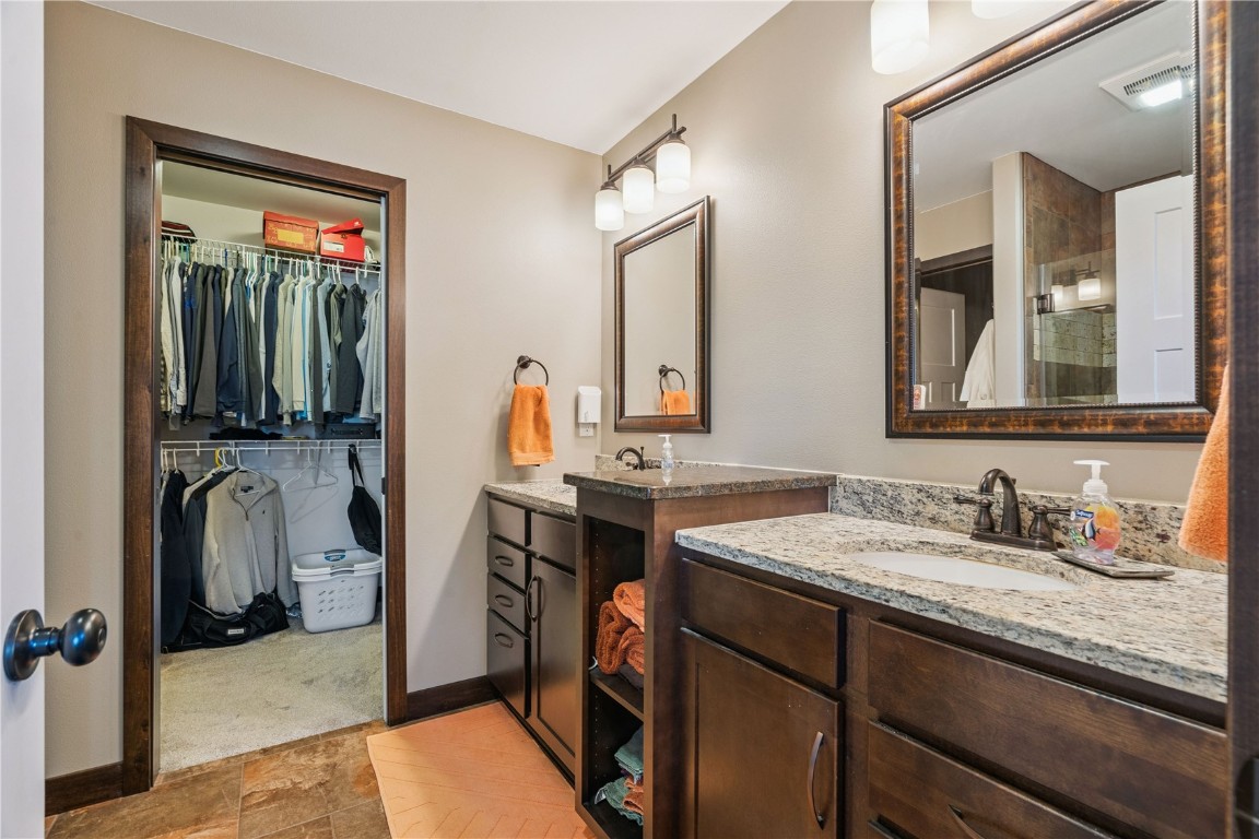 2095 Fieldcrest Lane Ely IA 52227