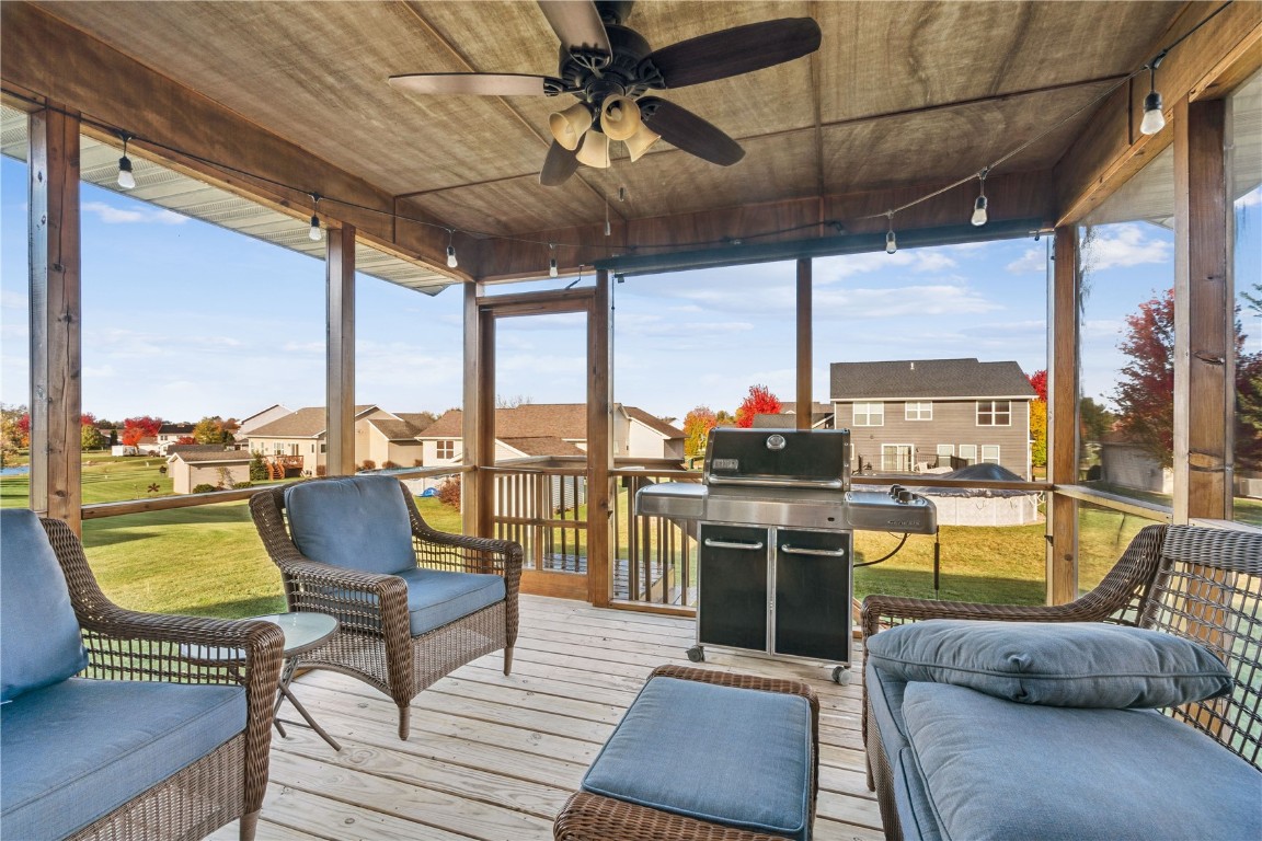 2095 Fieldcrest Lane Ely IA 52227
