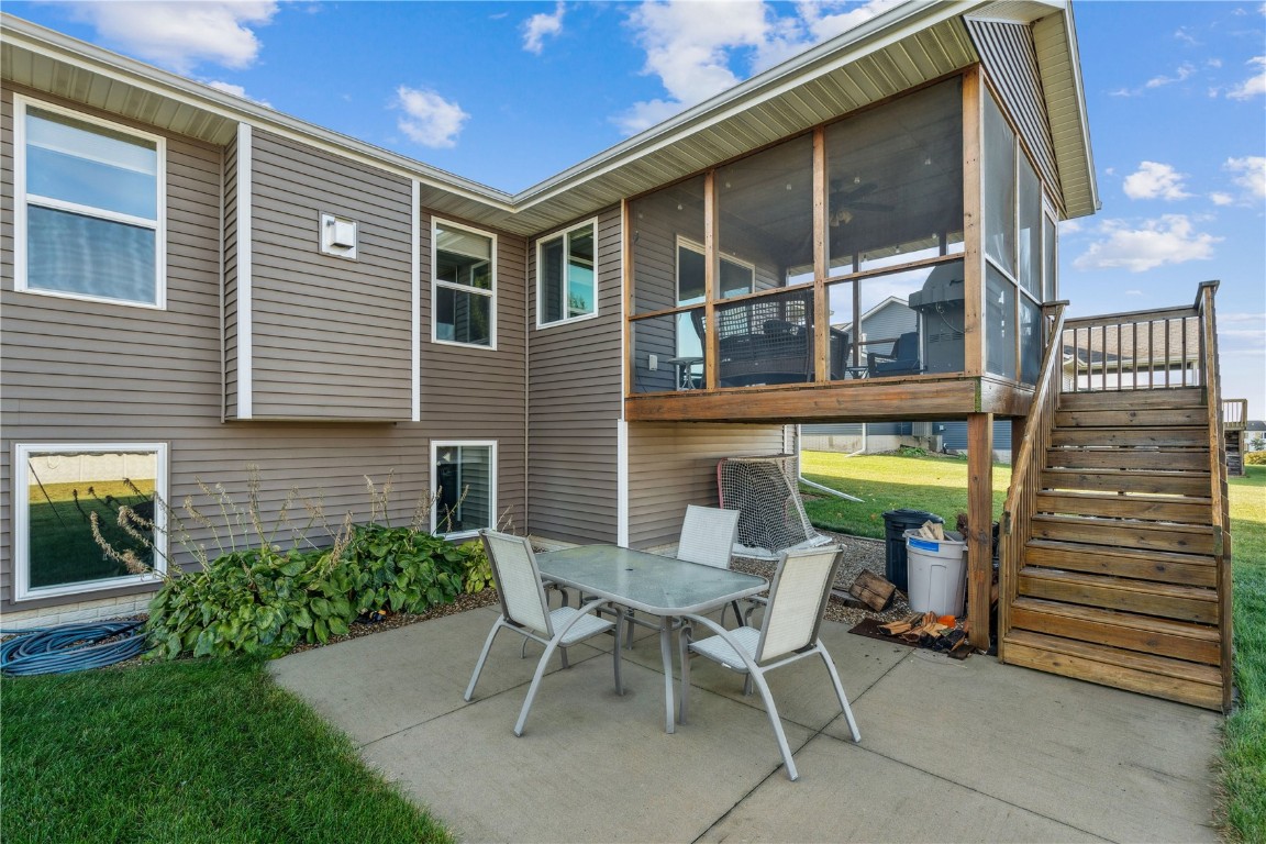 2095 Fieldcrest Lane Ely IA 52227
