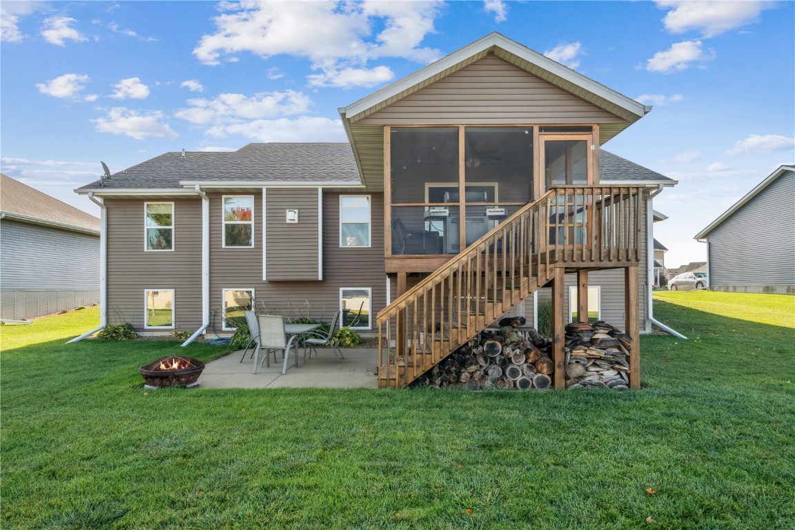 2095 Fieldcrest Lane Ely IA 52227