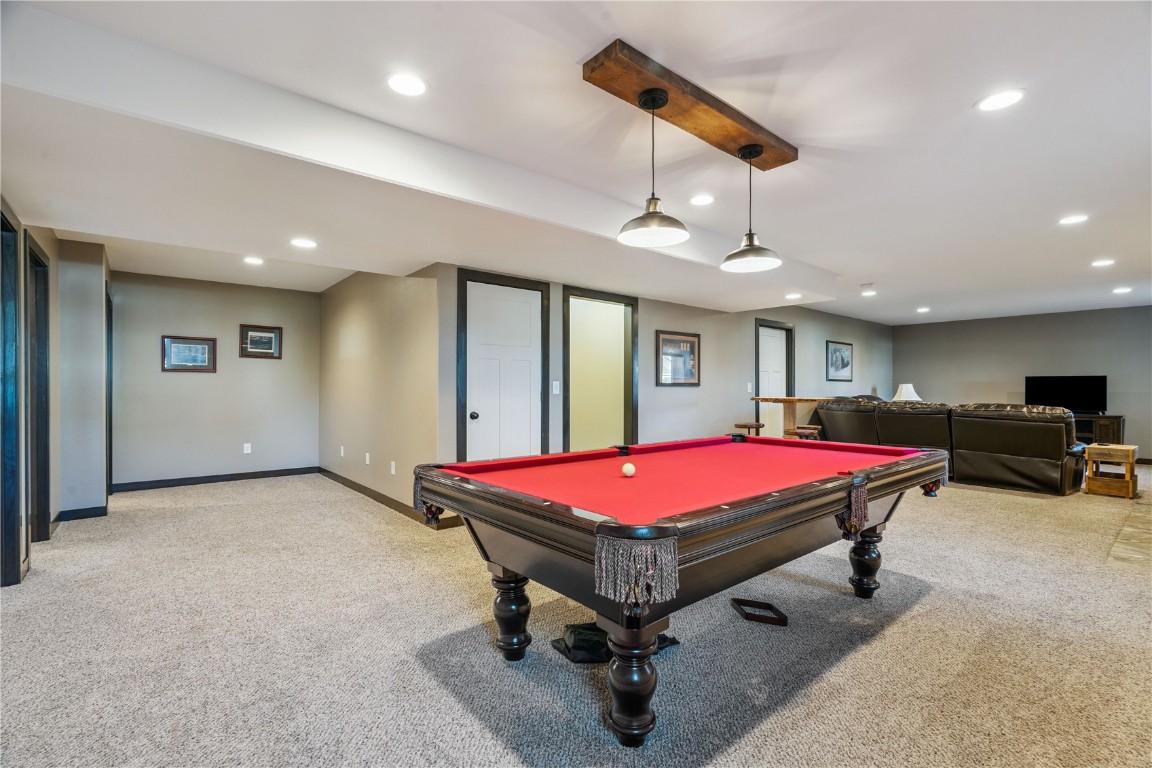 2095 Fieldcrest Lane Ely IA 52227